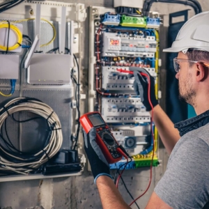 Bảo dưỡng thiết bị điện - Đề phòng rủi ro cháy nổ, giật điện